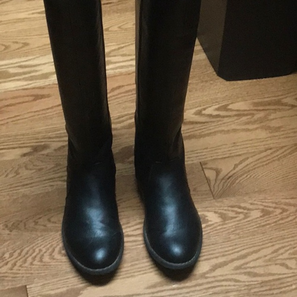 Pair of ladies knee high boots 7